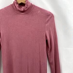 aritzia pink ribbed lettuce turtleneck long sleeve